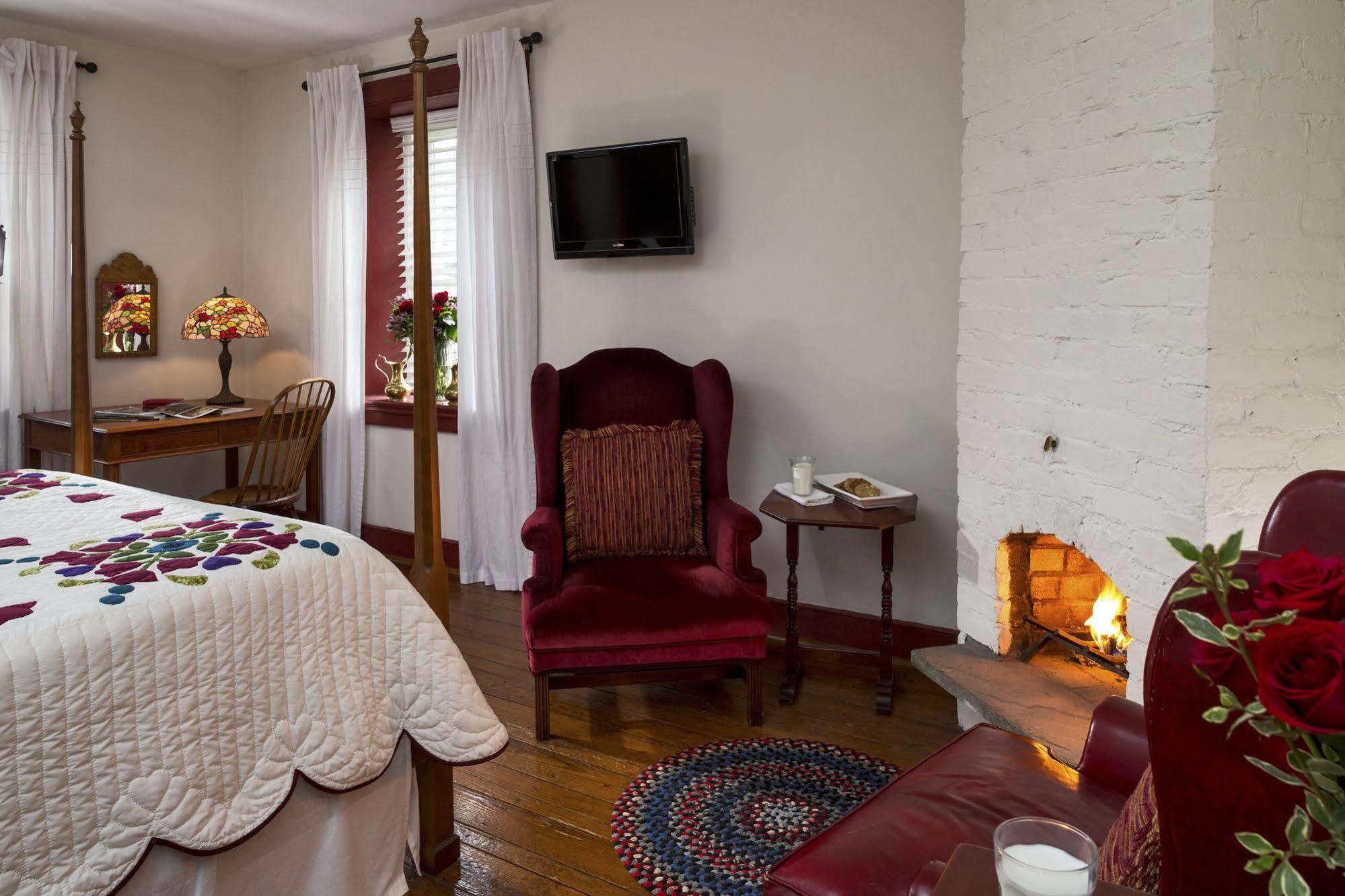 Historic Smithton Inn Ефрата Екстериор снимка